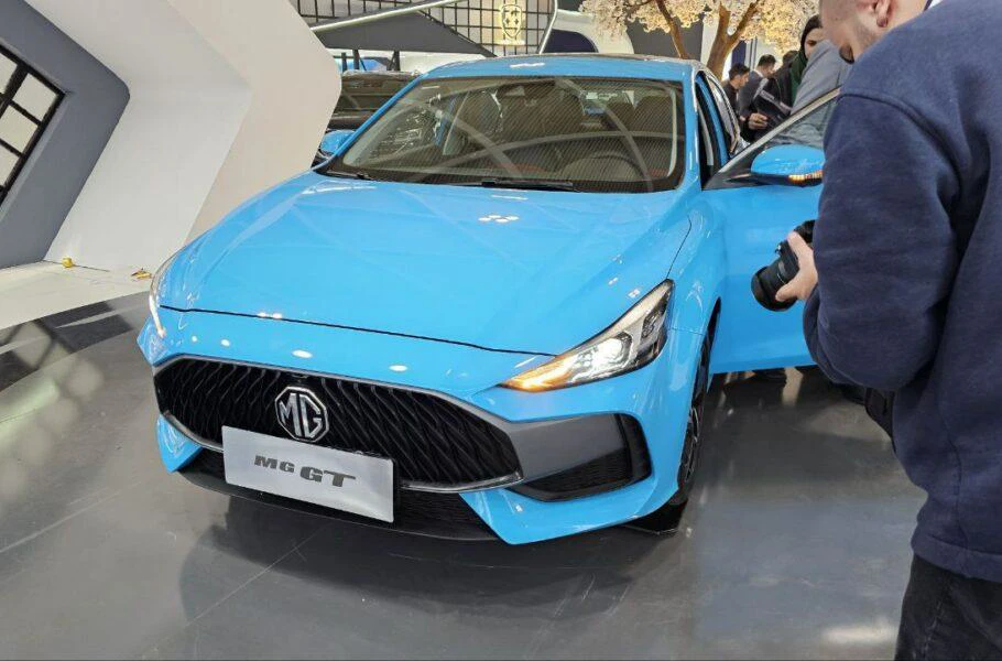 شرایط فروش خودروهای وارداتی برای متقاضیان جدید به‌زودی اعلام می‌شود | صحت بخش