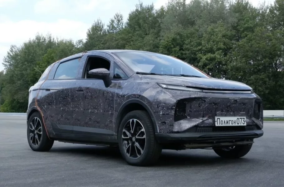 نمونه اولیه خودرو برقی روسی اتم در حال تست مشاهده شد | صحت بخش