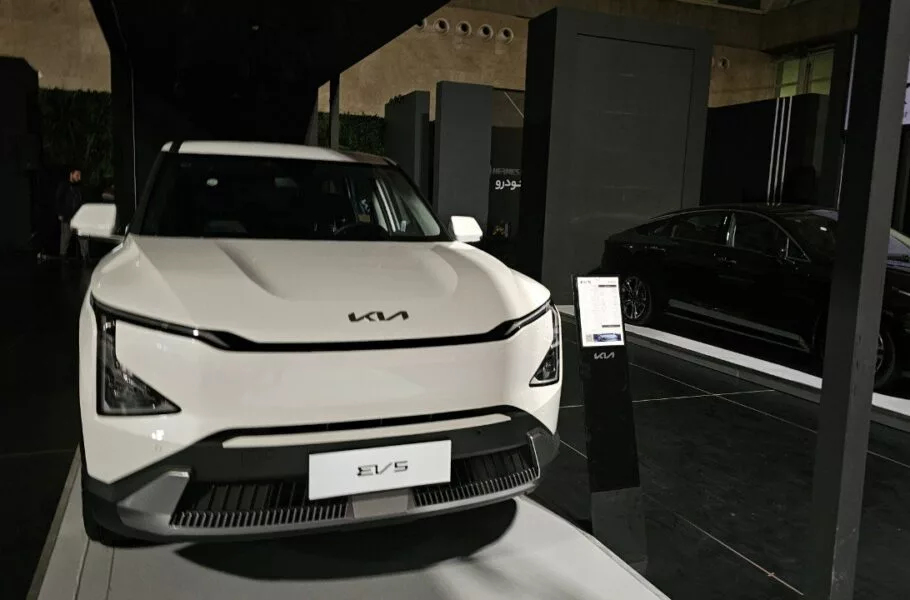 تعرفه واردات خودرو برای سال 1404 افزایش یافت؛ محدودیت‌های بیشتر در راه هستند | صحت بخش