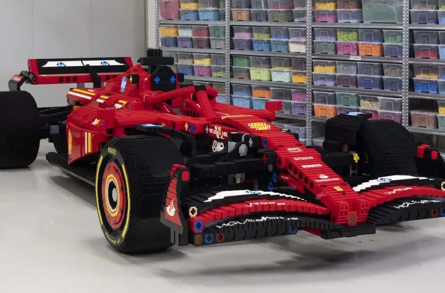لگو یک مدل کاملاً مشابه از خودرو فرمول یک فراری ساخت | صحت بخش