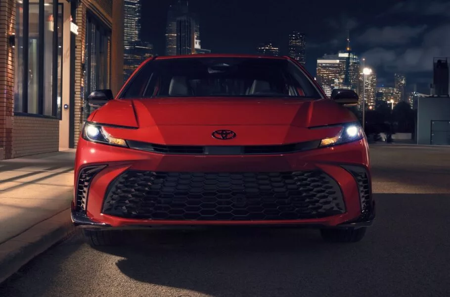 تویوتا کمری به‌روز‌رسانی شد؛ دریافت نسخه ویژه نایت | صحت بخش