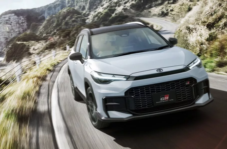 تویوتا کرولا کراس فیس‌لیفت شد؛ عرضه نسخه GR Sport | صحت بخش