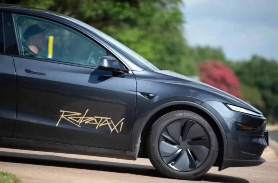 سرویس روبوتاکسی تسلا بالاخره راه‌اندازی شد؛ انتشار اولین واکنش‌ها | صحت بخش