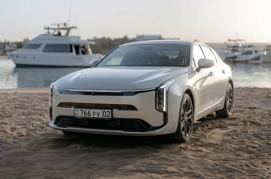 نسخه به‌روزشده کیا K8 با سیستم چهارچرخ متحرک وارد بازارهای آسیایی شد | صحت بخش