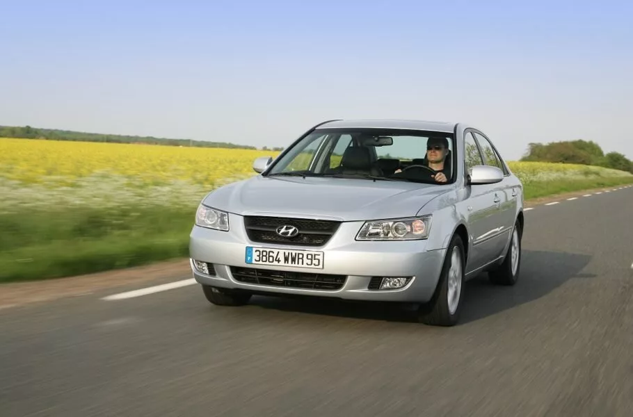 هیوندای سوناتا 2006 به کارکرد 480 هزار کیلومتر دست یافت؛ ورود کره‌ای‌ها به قلمرو تویوتا | صحت بخش