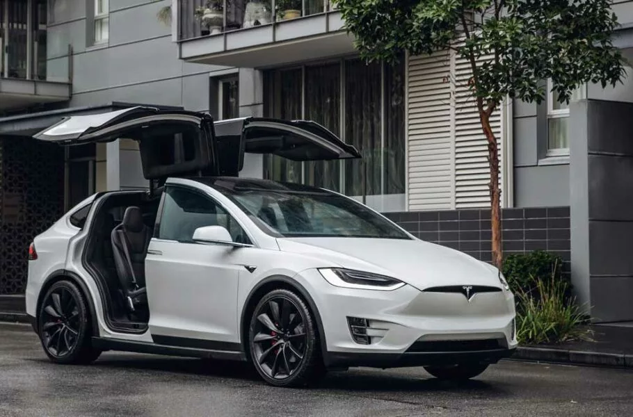 ایلان ماسک دوباره ایده ساخت خودرو پرنده توسط تسلا را مطرح کرد | صحت بخش