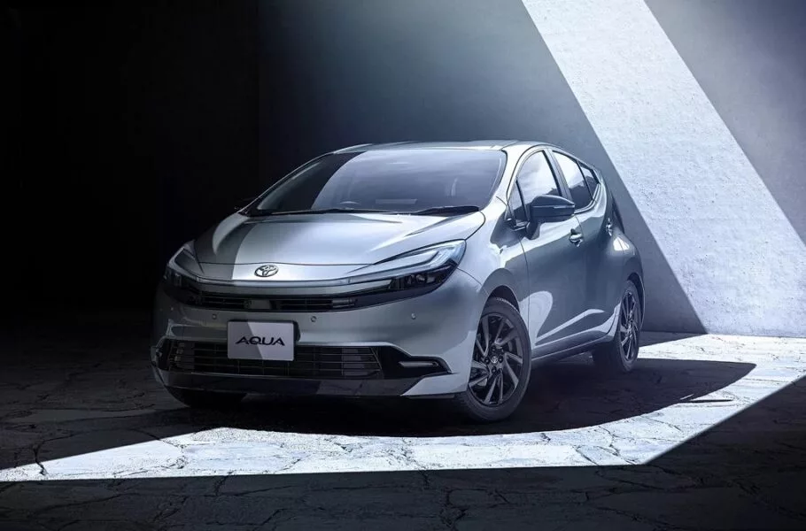 فیس‌لیفت تویوتا آکوا معرفی شد؛ پریوس هاچ‌بک که تنها در ژاپن عرضه می‌شود | صحت بخش