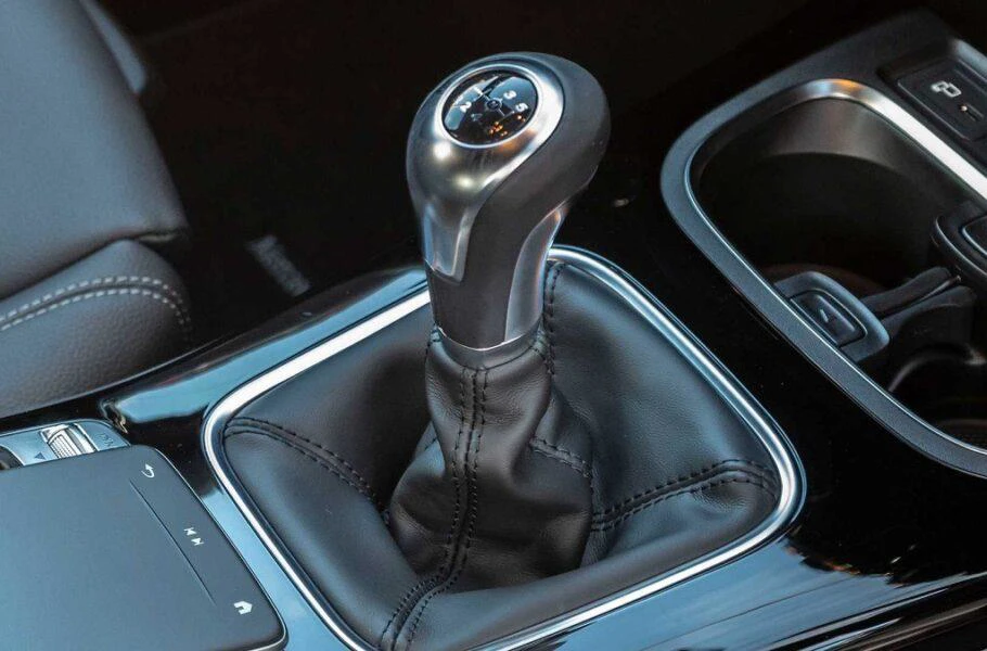 افزایش فروش خودروهای دنده دستی | صحت بخش